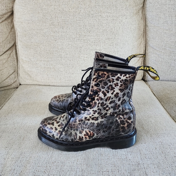 Dr. Marten Leopard Print Lace Up Leather Boots Women's Size 5 - Picture 2 of 11